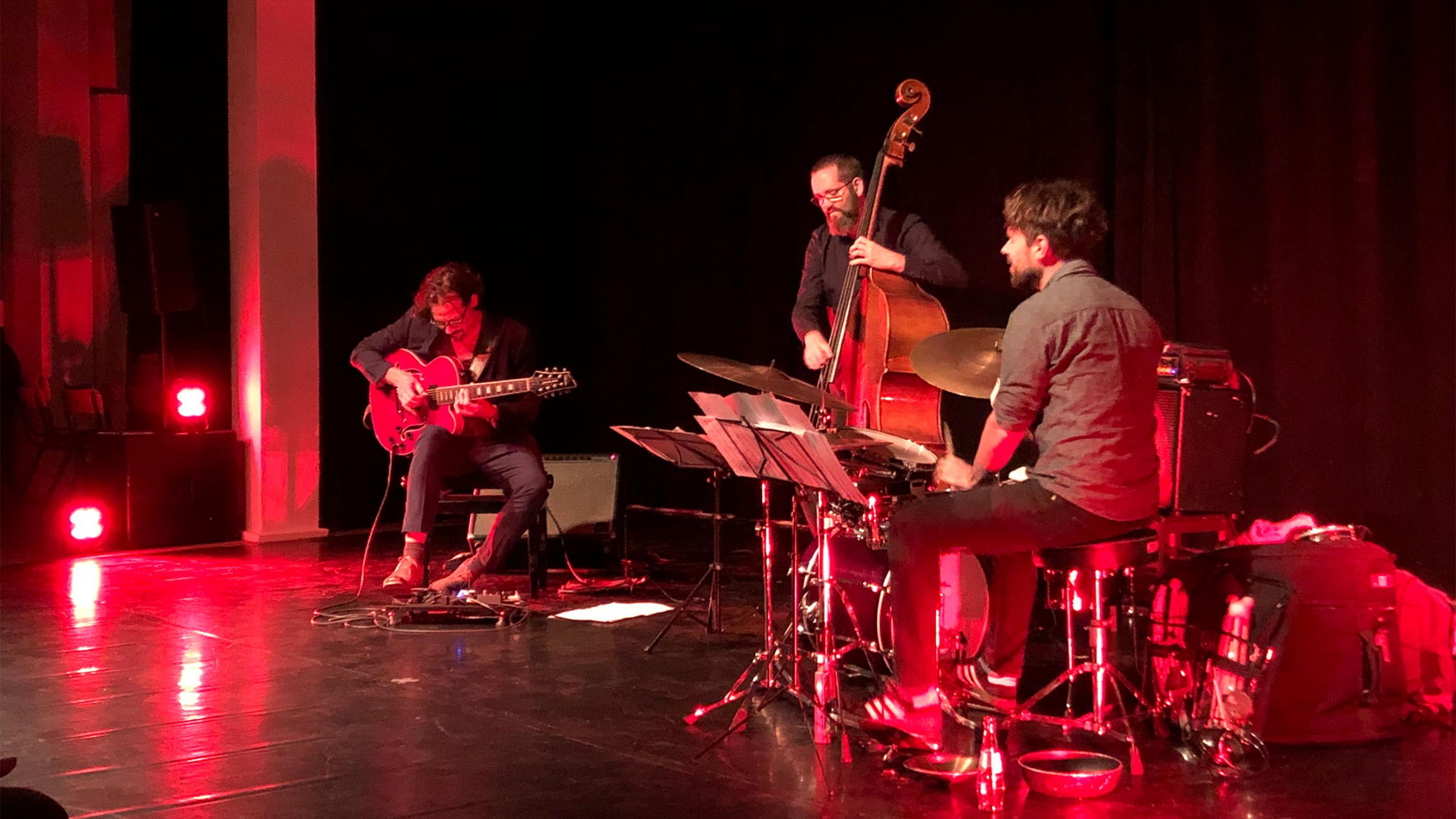 Das Frank Wingold „Entangled Music"-Trio am 19.9. in der Alten Post Neuss.
